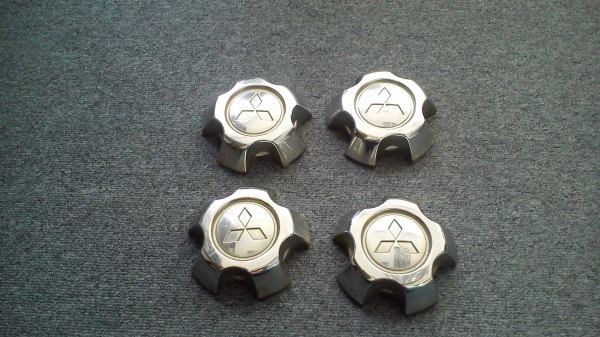 ฝาปิดดุมล้อ Mitsubishi Pajero Pinin