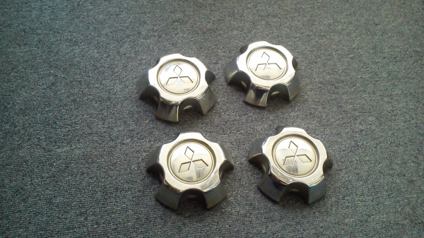 ฝาปิดดุมล้อ Mitsubishi Pajero Pinin