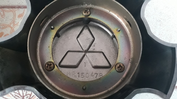 ฝาปิดดุมล้อ Mitsubishi Pajero Pinin