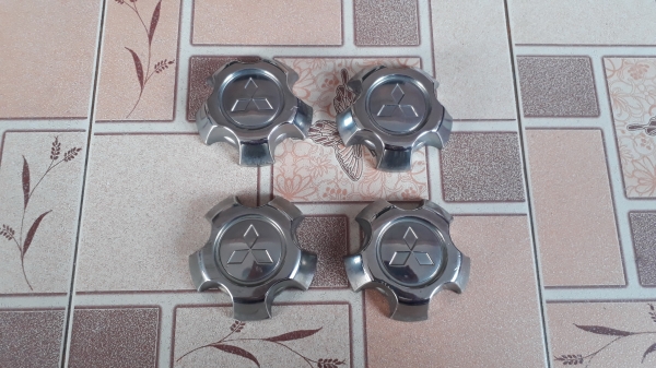 ฝาปิดดุมล้อ Mitsubishi Pajero Pinin