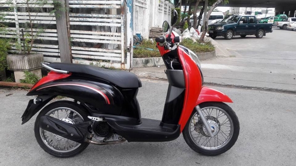 ขายลูกเดียว scoopy i ถูกๆ หัวฉีด ปี2553 ขายลูกเดียว scoopy i ถูกๆ หัวฉีด ปี2553