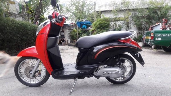 ขายลูกเดียว scoopy i ถูกๆ หัวฉีด ปี2553