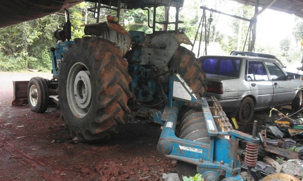 ขายด่วน รถไถ FROD 77 T1 สภาพพร้อมใช้งาน เครื่องเกียร์ดี ปั้มดี ยางพร้อมใช้งาน อุปกรณ์ดันหน้า ผาน7  เอกสารเล่มทะเบียน