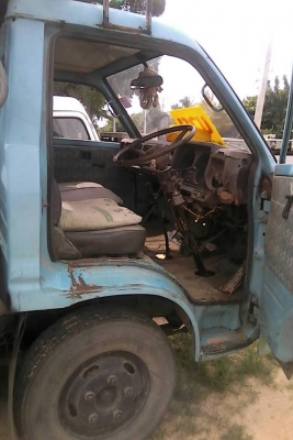 ขายรถ6ล้อ KS100แรง ยาว4.30เมตร รถสวยสภาพดี เอกสารพร้อมโอน ราคา190,000 สนใจโทร 090-8588220คุณนะ 093-3258446คุณบิว หรือเข้าดูสินค้าอื่นๆได้ที่ www.narong2truck.com หรือ www.truck.in.th/498 หรือเพจFacebook ณรงค์ ซื้อขายรถมือสอง (เว็บไซต์ส่วนตัว) หรือFacebook