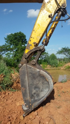 ขายด่วน KOMATSU PC60-5 .สภาพพร้อมใช้งาน เครื่องปั้มดี รถทำงานดีไม่โหลด โซ่ช่วงล่าง สวย เอกสารสัญญาซื้อขาย