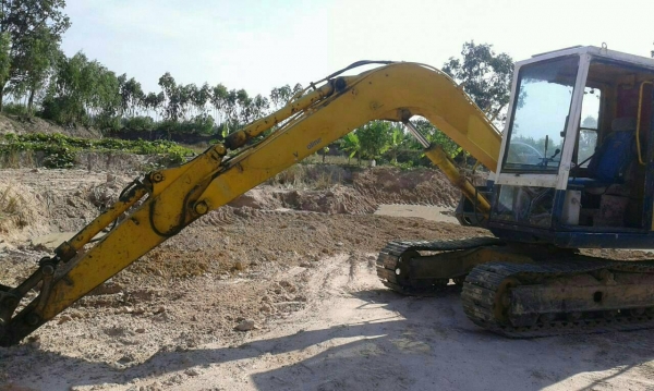 ขายด่วน KOMATSU PC60-5 .สภาพพร้อมใช้งาน เครื่องปั้มดี รถทำงานดีไม่โหลด โซ่ช่วงล่าง สวย เอกสารสัญญาซื้อขาย