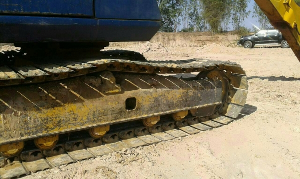 ขายด่วน KOMATSU PC60-5 .สภาพพร้อมใช้งาน เครื่องปั้มดี รถทำงานดีไม่โหลด โซ่ช่วงล่าง สวย เอกสารสัญญาซื้อขาย