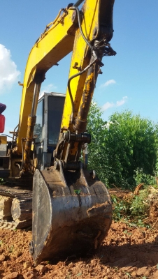 ขายด่วน KOMATSU PC60-5 .สภาพพร้อมใช้งาน เครื่องปั้มดี รถทำงานดีไม่โหลด โซ่ช่วงล่าง สวย เอกสารสัญญาซื้อขาย