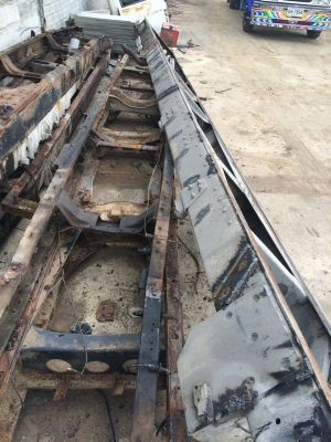 ขายคัทซี 10ล้อนิสสัน พร้อมทะเบียน แจ้งม.79