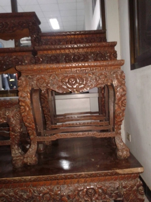 โต๊หมู่บูชาไม้สัก