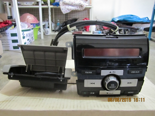 วิทยุติดรถhondacityปี 09-11 สภาพสวย เหมือนใหม่