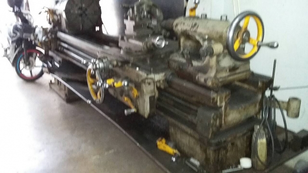 ขายเครื่องกลึงยุโรป9ฟุตพร้อมใช้กลึงเกลียวได้ครบราคาพิเศษสุดๆไปเลย ขายเครื่องกลึงยุโรป9ฟุตพร้อมใช้กลึงเกลียวได้ครบราคาพิเศษสุดๆไปเลย