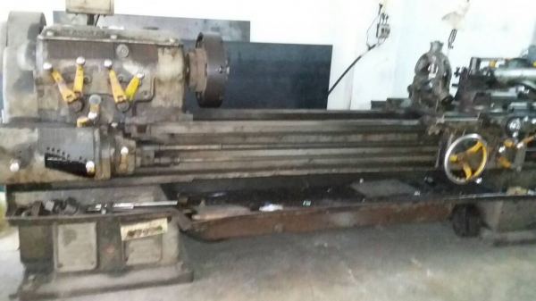 ขายเครื่องกลึงยุโรป9ฟุตพร้อมใช้กลึงเกลียวได้ครบราคาพิเศษสุดๆไปเลย