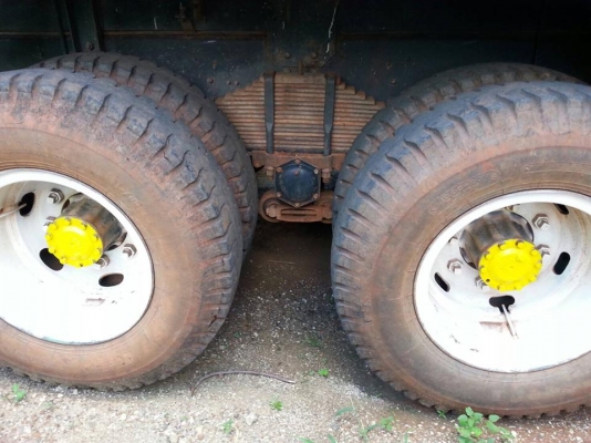 ขายรถ10ล้อ ดั้ม2เพลา FM227 เครื่อง220แรง EM100 พาวเวอร์ เบรกจิฟฟี่ ภายในสวย ยางดี สภาพพร้อมใช้งาน เอกสารพร้อมโอน ราคา780,000 สนใจโทร 090-8588220คุณนะ 093-3258446คุณบิว หรือเข้าดูสินค้าอื่นๆได้ที่ www.narong2truck.com หรือ www.truck.in.th/498 หรือเพจFacebo