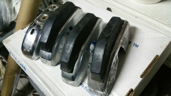 ขายหงอนกันชนหลัง bmw 2002 1602 ตรงรุ่น
ของมาจาก USA มี 3คู่ กับ อีก 1อัน

คู่ละ 6000 บาท

0834301397
Line: surawat.hant