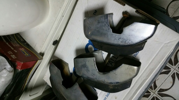 ขายหงอนกันชนหลัง bmw 2002 1602 ตรงรุ่น
ของมาจาก USA มี 3คู่ กับ อีก 1อัน

คู่ละ 6000 บาท

0834301397
Line: surawat.hant