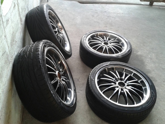 ขอบ17นิ้ว4รู100/114 พร้อมยาง สวยๆ 4 ล้อ ราคา 6900 บาท ขอบ17นิ้ว4รู100/114 พร้อมยาง สวยๆ 4 ล้อ ราคา 6900 บาท