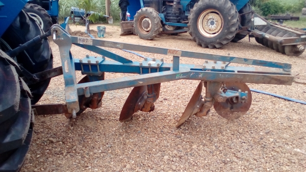 ขายรถไถFORDรุ่น6640คานหน้า NEWHOLLAND  พร้อมเอกสารอินวอย