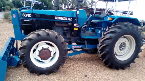 ขายรถไถFORDรุ่น6640คานหน้า NEWHOLLAND  พร้อมเอกสารอินวอย