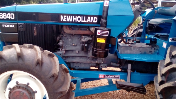 ขายรถไถFORDรุ่น6640คานหน้า NEWHOLLAND  พร้อมเอกสารอินวอย