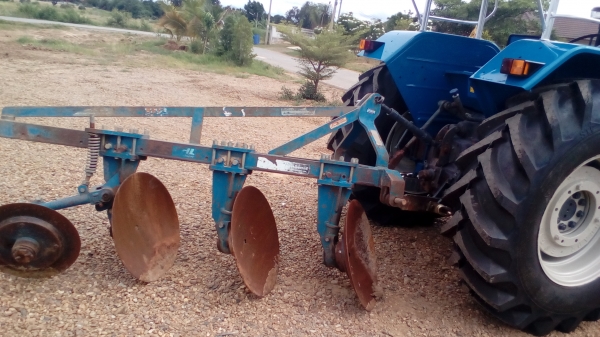 ขายรถไถFORDรุ่น6640คานหน้า NEWHOLLAND  พร้อมเอกสารอินวอย