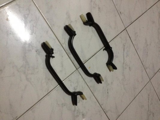 ขายชุดมือจับบนเพดานe30 มี3อัน สภาพok ราคา300 โทร0924462525โส กทม