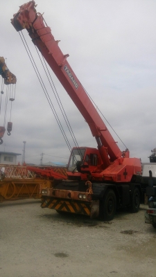 ขายสินนำเข้ารคเครน รถแบคโคร และเครื่องจักรกลหนักอื่นๆ