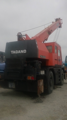 ขายสินนำเข้ารคเครน รถแบคโคร และเครื่องจักรกลหนักอื่นๆ