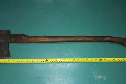 ขายขวานสวีเดนตราเสืองานเก่ามือสองด้ามไม้ลายสวยแข็งเหนียวMade in Sweden.