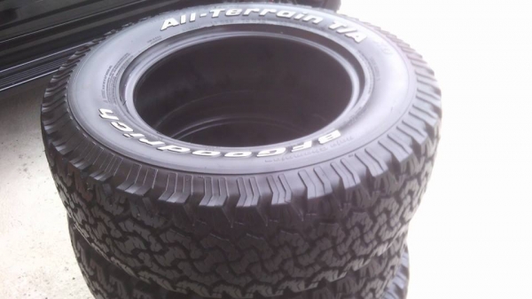 BF 235/70R16 ปี 09 ดอกติดหนวดยางเก่าเก็บ