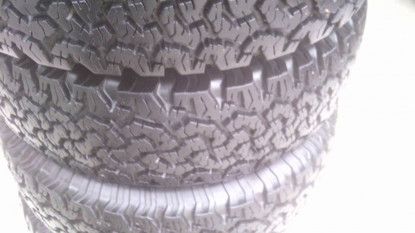 BF 235/70R16 ปี 09 ดอกติดหนวดยางเก่าเก็บ
