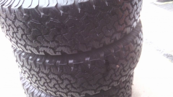 BF 235/70R16 ปี 09 ดอกติดหนวดยางเก่าเก็บ