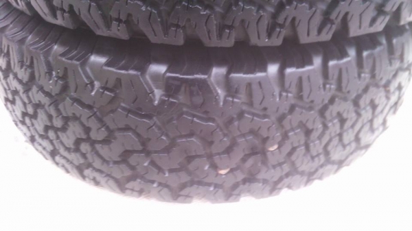 BF 235/70R16 ปี 09 ดอกติดหนวดยางเก่าเก็บ ขาย 5500