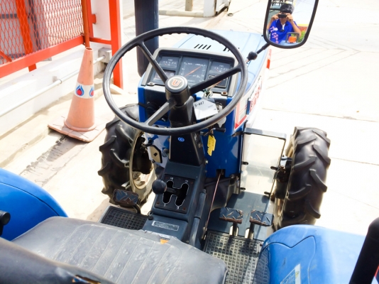 รถไถนำเข้าจากญี่ปุ่น ISEKI TL2700 4x4 พร้อมใช้งาน ติดต่อคุณเอ 090-9977111