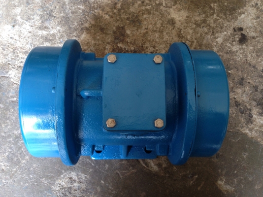 ขายมอเตอร์สั่น-เขย่า Uras vibrator made in Japan ขนาด 1/3HP. 380V สภาพสวนเดิมๆ(ทำสีใหม่) สั่นแรง พร้อมใช้งาน ขายมอเตอร์สั่น-เขย่า Uras vibrator made in Japan ขนาด 1/3HP. 380V สภาพสวนเดิมๆ(ทำสีใหม่) สั่นแรง พร้อมใช้งาน