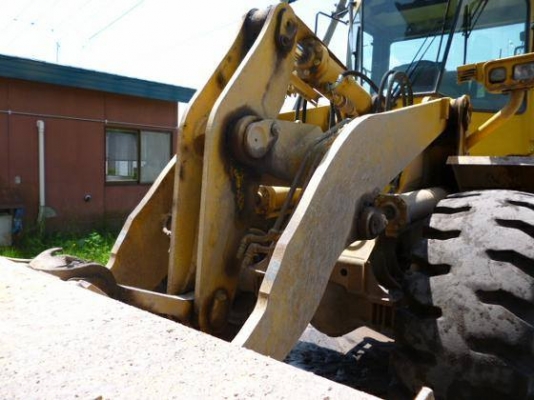 รถตักล้อยาง KLD 80 ZV