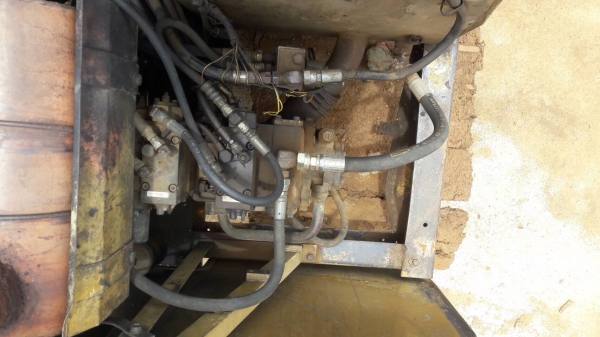 ขายแบ็คโฮ Komatsu pc120-5 เครื่องเดิม ปั๊มเดิม คอนโทรลสั้น ไฟฟ้าตัด จอไฟขึ้น กล่องอยู่ เอกสารซื้อขาย