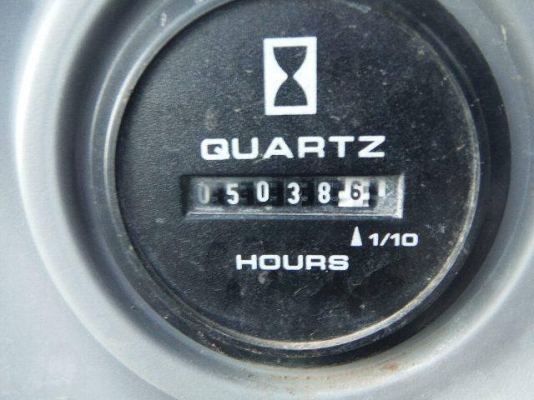 KOBELCO รุ่น SK 135 SR-2 ปี 2010 KOBELCO รุ่น SK 135 SR-2 ปี 2010