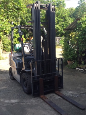 รถยก 2.5 ตันเสายกสูง 6.0 เมตร(เสา 3 ตอน) เครื่องยนต์แก๊ซ-เบนซิล รถยก 2.5 ตันเสายกสูง 6.0 เมตร(เสา 3 ตอน) เครื่องยนต์แก๊ซ-เบนซิล