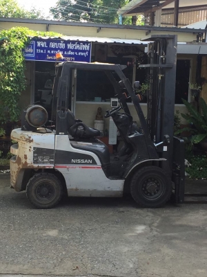 รถยก 2.5 เสายกสูง 6.0 เมตร(เสา 3 ตอน) ไซร์ชิฟ เครื่องยนต์แก๊ซ-เบนซิล รถยก 2.5 เสายกสูง 6.0 เมตร(เสา 3 ตอน) ไซร์ชิฟ เครื่องยนต์แก๊ซ-เบนซิล