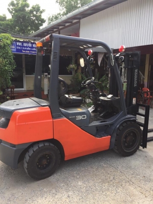 ขายด่วนรถยก 3.0 ตัน เสายกสูง 3.0 เมตร ขายด่วนรถยก 3.0 ตัน เสายกสูง 3.0 เมตร