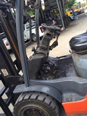 ขายด่วนรถยก 3.0 ตัน เสายกสูง 3.0 เมตร ขายด่วนรถยก 3.0 ตัน เสายกสูง 3.0 เมตร