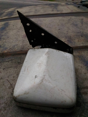 กระจกข้าง เบนซ์W124ปรับไฟฟ้า ข้างซ้าย 500บาท อยู่ดอนเมือง TEL0890671028 IDline0890671028