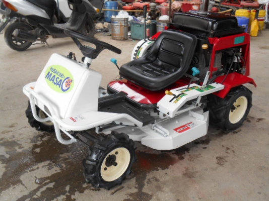 รถตัดหญ้า MASAO CLM1304 18 แรง พร้อมใช้งาน