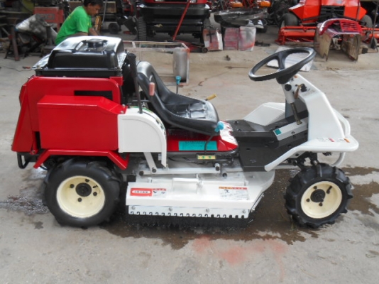 รถตัดหญ้า MASAO CLM1304 18 แรง พร้อมใช้งาน รถตัดหญ้า MASAO CLM1304 18 แรง พร้อมใช้งาน