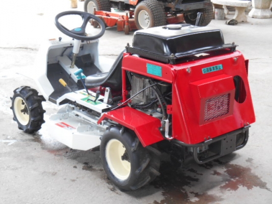 รถตัดหญ้า MASAO CLM1304 18 แรง พร้อมใช้งาน รถตัดหญ้า MASAO CLM1304 18 แรง พร้อมใช้งาน