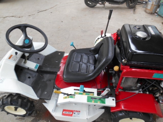 รถตัดหญ้า MASAO CLM1304 18 แรง พร้อมใช้งาน รถตัดหญ้า MASAO CLM1304 18 แรง พร้อมใช้งาน