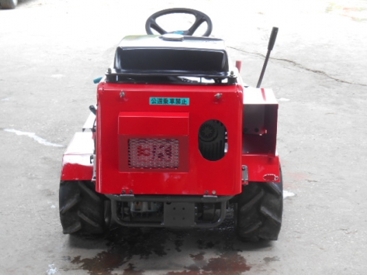 รถตัดหญ้า MASAO CLM1304 18 แรง พร้อมใช้งาน รถตัดหญ้า MASAO CLM1304 18 แรง พร้อมใช้งาน