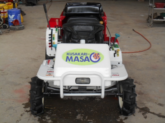 รถตัดหญ้า MASAO CLM1304 18 แรง พร้อมใช้งาน รถตัดหญ้า MASAO CLM1304 18 แรง พร้อมใช้งาน
