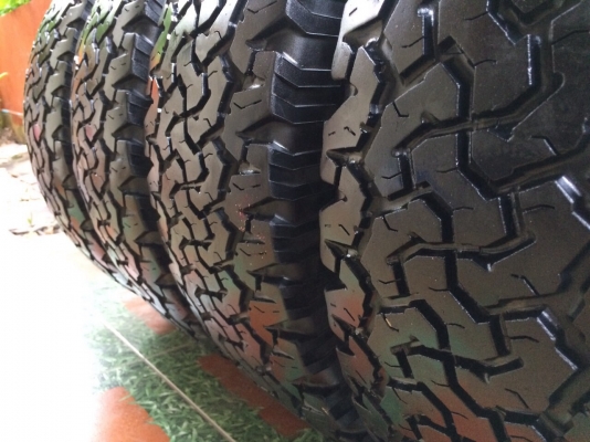 ยาง bf all 265/75/16 ปี 13